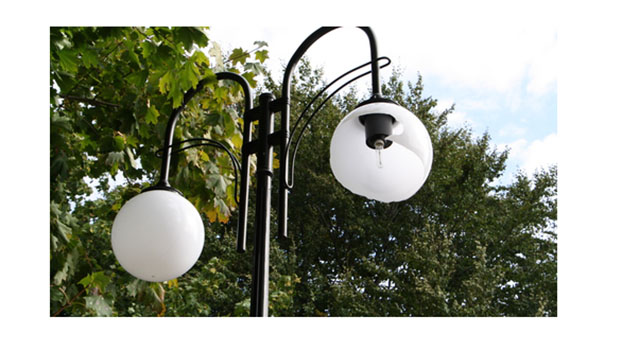 В Суровикино подросток разбил фонарь в парке ради «впечатления» на друзей