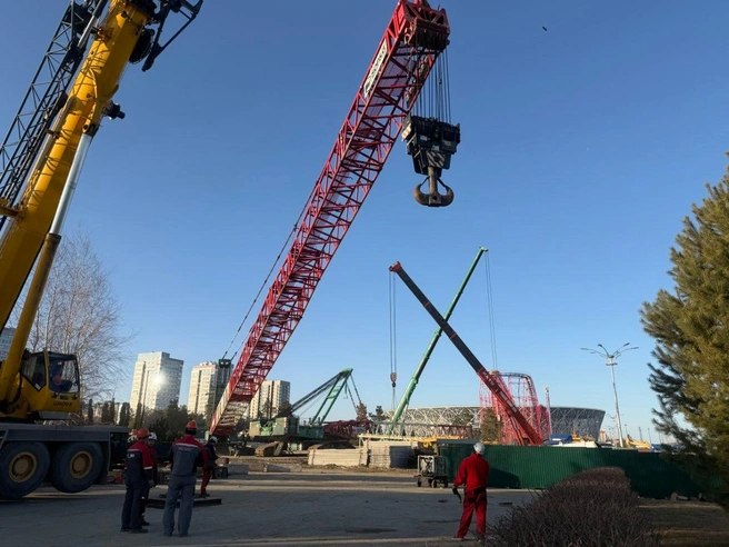 В Волгограде начали монтаж ключевого узла 120-метрового колеса обозрения