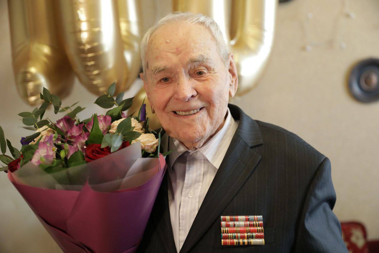 В Волгоградской области ветеран и строитель Василий Полянский отметил 100-летний юбилей