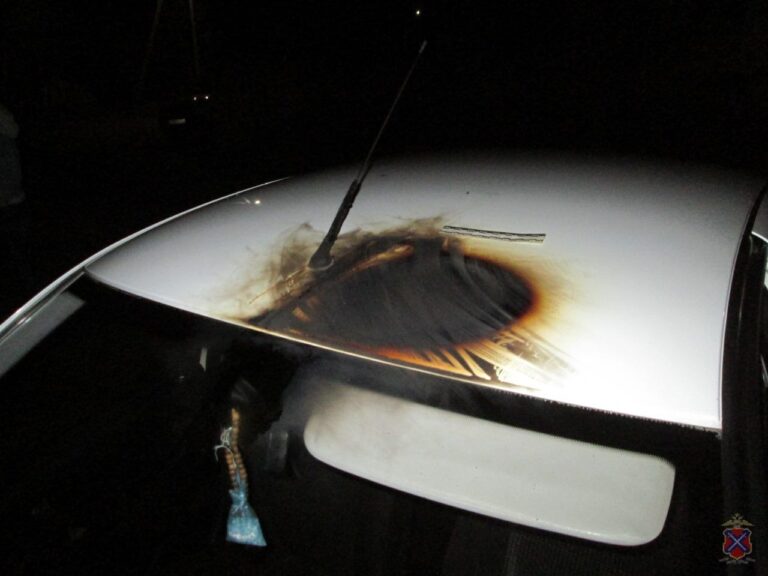 В Урюпинске мужчина пытался сжечь машину бывшей жены, но был задержан