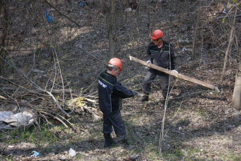 В пойме Волги готовят гидросооружения к паводку