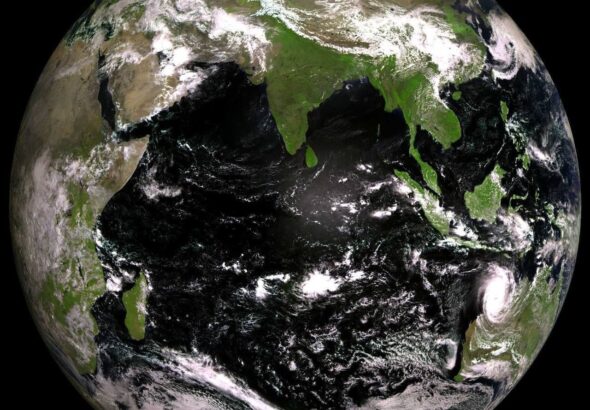 Спутник «Электро‑Л» № 5 передал на Землю первый снимок планеты