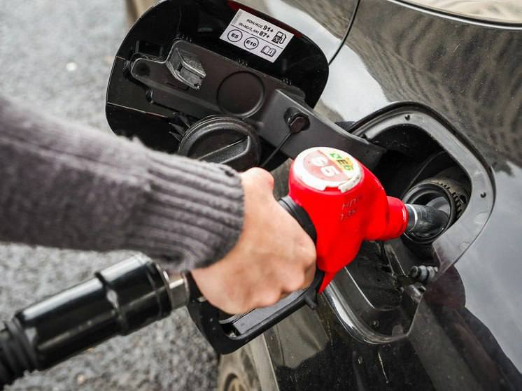 Запрет на экспорт бензина: цены «держат» запретами вместо решения проблем