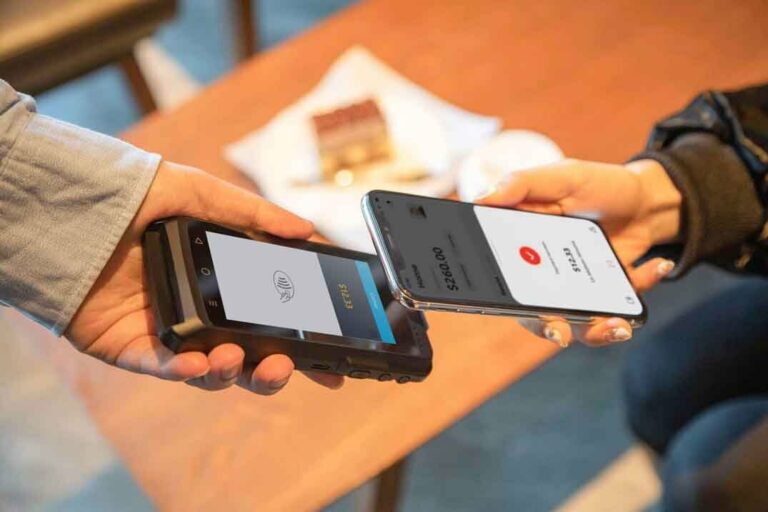 Денежные переводы ужесточают с 1 апреля: что изменится для россиян