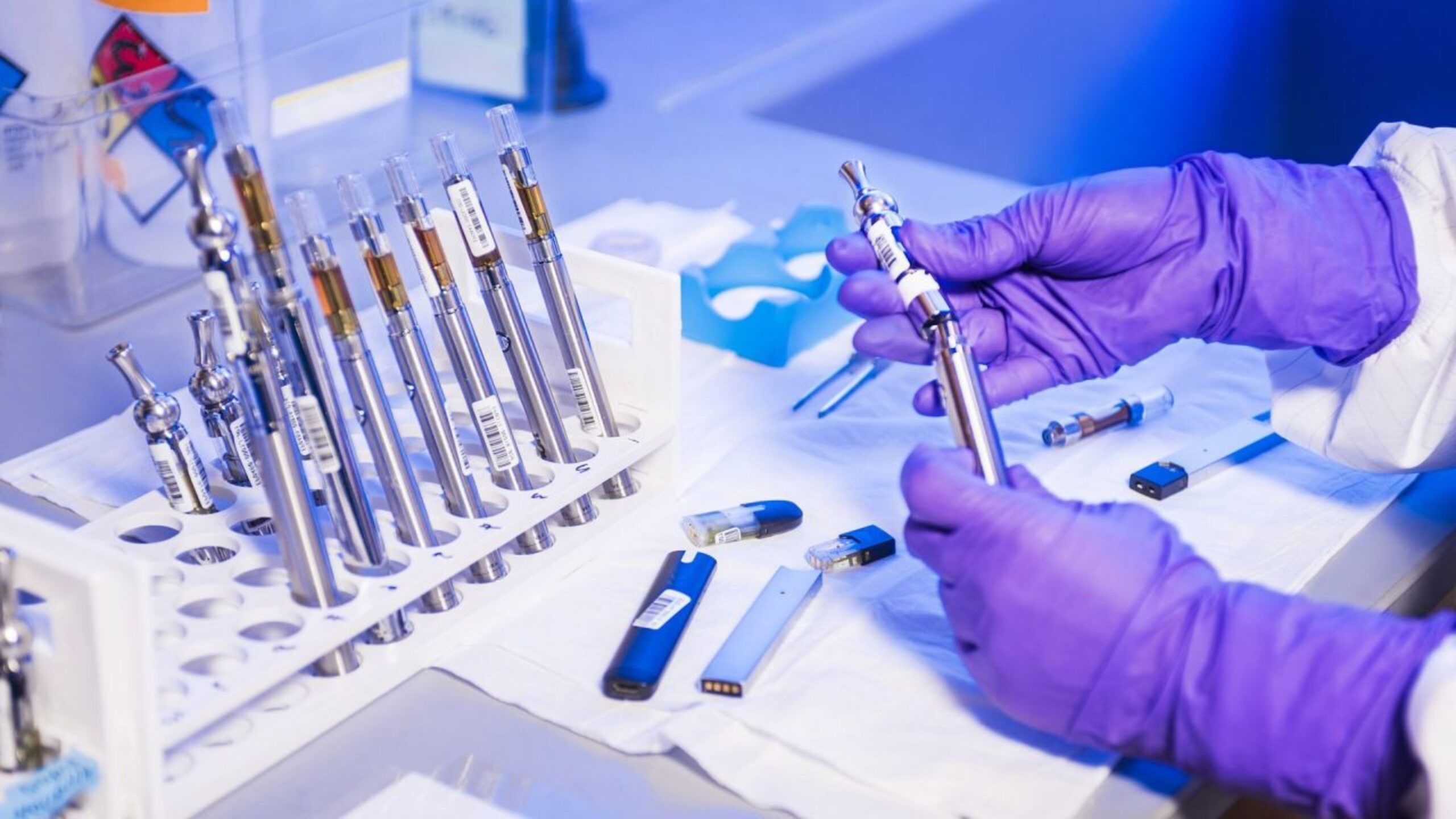 «Бесплатная вакцина от рака»: помощь или тестирование за счёт пациентов?