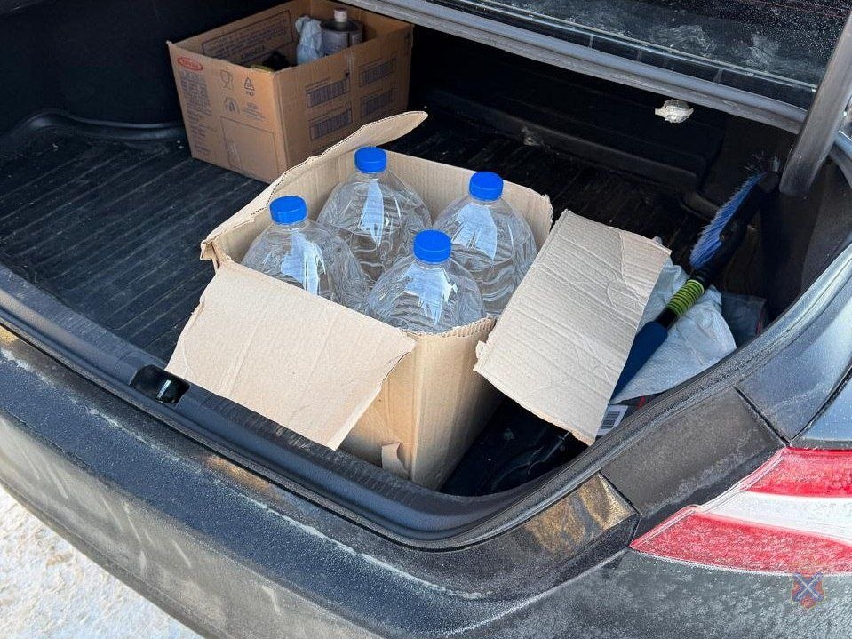 Подпольный алко-цех накрыли в Волгограде: «элитную» водку разливали в гараже