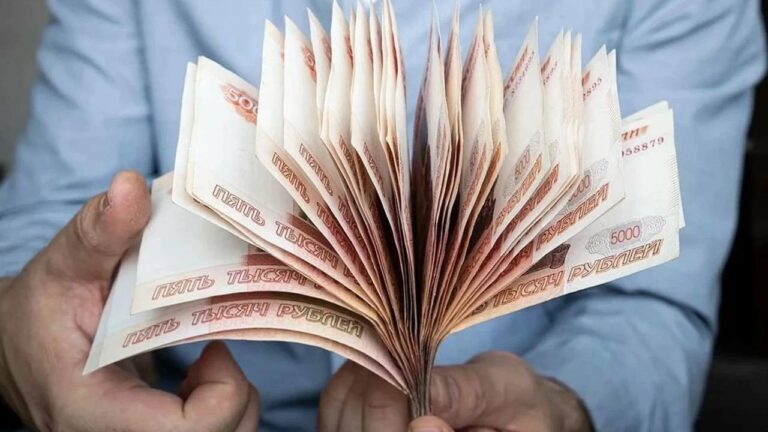 Зарплаты «по статистике»: больше 150 тысяч — только в семи регионах