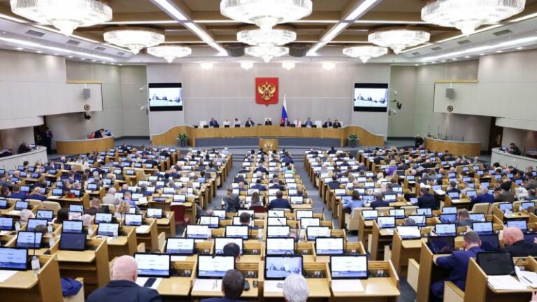 «Миллион за верность»: в Госдуме предложили платить отцам за сохранение семьи